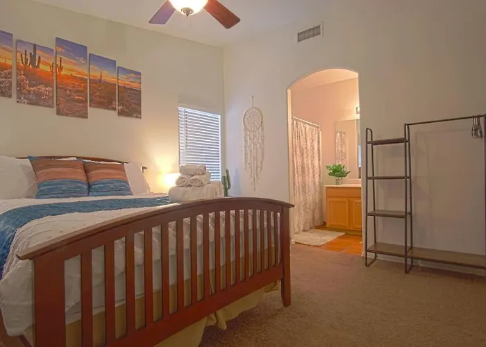 Sonoran Sanctuary W/ Garage, Wfh Setup By I-10 & Downtown Holiday home *