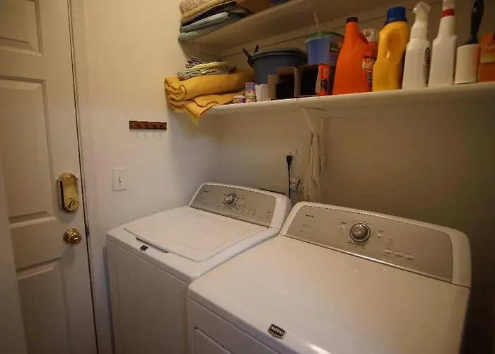 Holiday home Sonoran Sanctuary W/ Garage, Wfh Setup By I-10 & Downtown *
