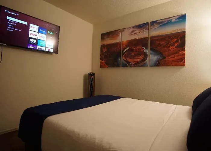 Holiday home Sonoran Sanctuary W/ Garage, Wfh Setup By I-10 & Downtown