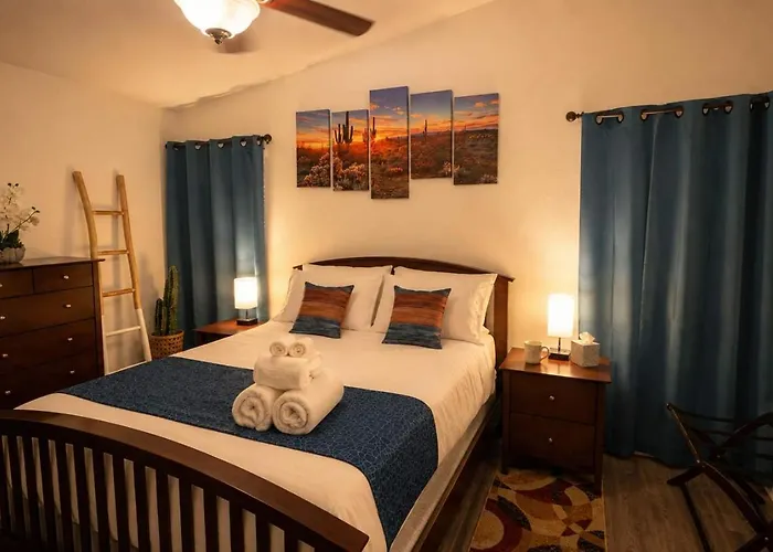 Holiday home Sonoran Sanctuary W/ Garage, Wfh Setup By I-10 & Downtown *