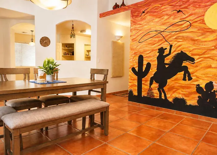 Holiday home Sonoran Sanctuary W/ Garage, Wfh Setup By I-10 & Downtown *